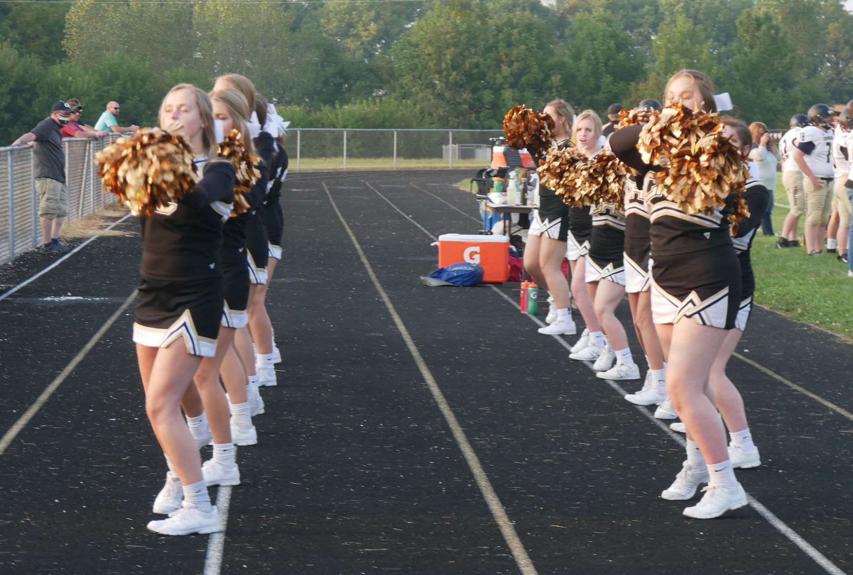 Covington Cheerleaders 1